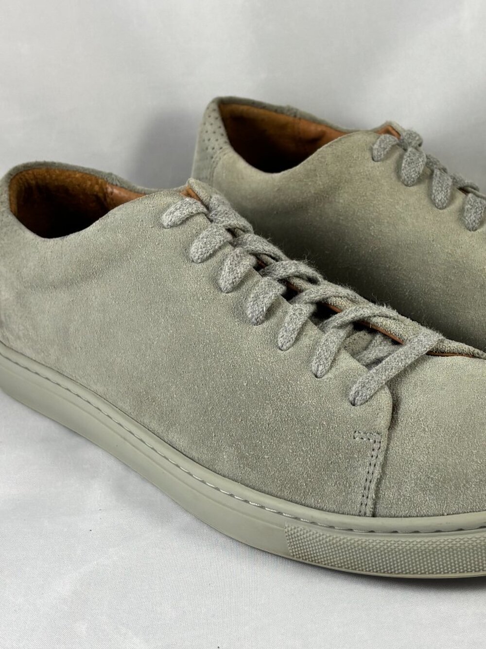 Beautifully crafted minimalist trainers